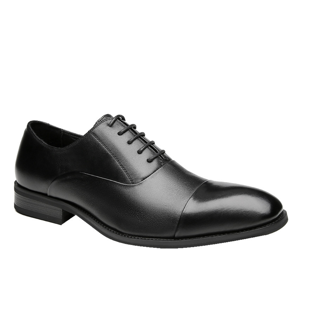 Scarpe classiche in pelle.