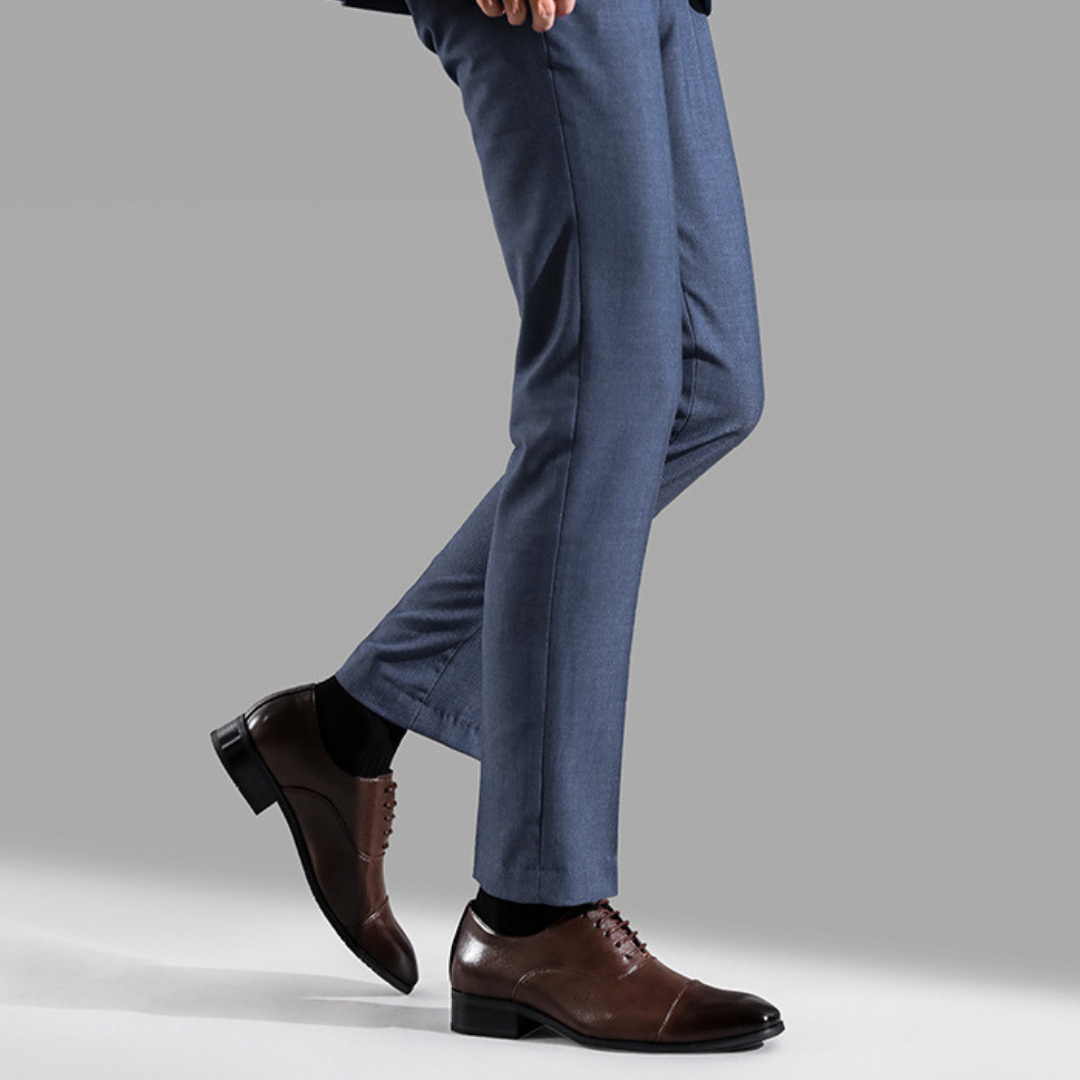 Scarpe classiche in pelle.