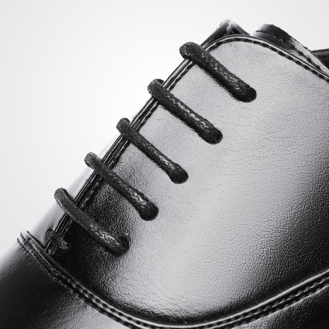 Scarpe classiche in pelle.