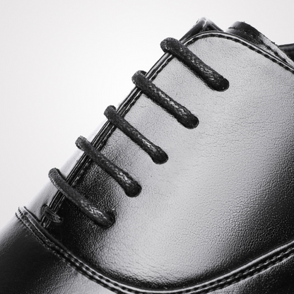 Scarpe classiche in pelle.